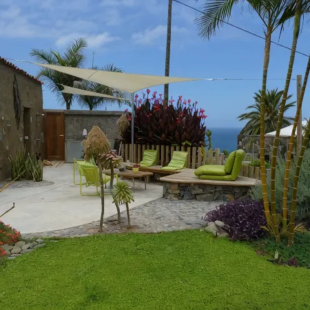 Villa con Piscina en Primera Linea de Costa_finca Ecologica