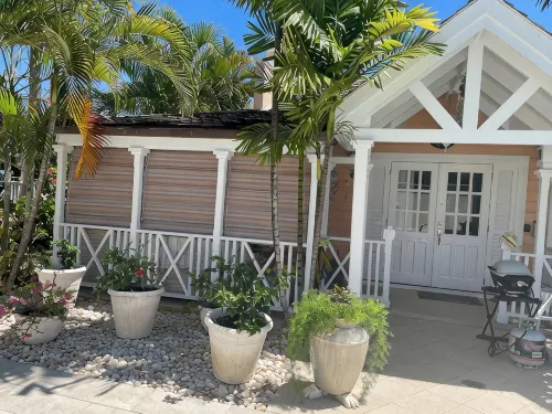 Pool fronted Luxury re furbished  Villa with Fairmont beach club access card. - Villas
