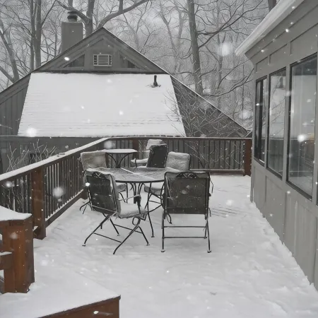 COZY SKI COTTAGE--SKI IN SKI OUT