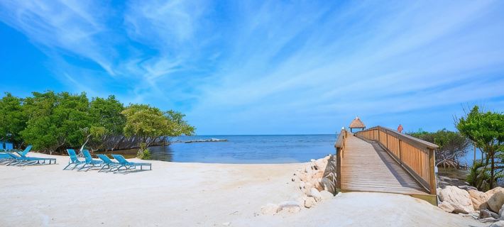SPECTACULAR  OCEAN VIEWS FROM THIS MODERN BEACH CONDO Hotels in Tavernier