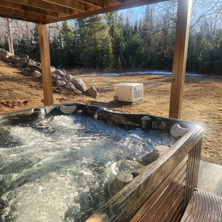 Northwoods 3 bed/2 bath Cabin Retreat with NEW HOT TUB & 2 Canoes!