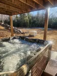 Northwoods 3 bed/2 bath Cabin Retreat with NEW HOT TUB & 2 Canoes! - Wifi