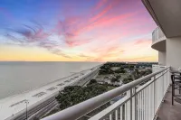 Gorgeous Oceanview 3BR Luxury Condo - "Latitude" - Boutique