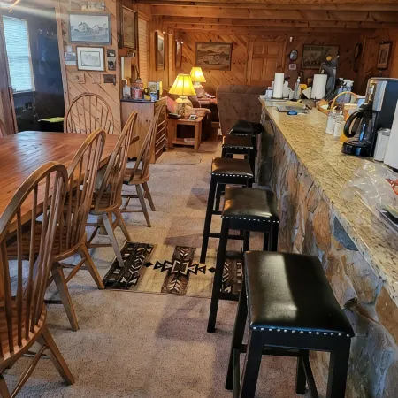 Beautiful Lodge for Weddings, Reunions, Events or Family Gatherings. Sleeps 25+