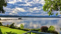 Ocean front with stunning views!! Gardens, trails, pools, and more. Pure beauty!
