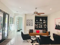 Home in FW Cultural District - ジャグジー