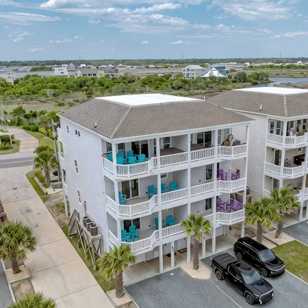 Luxurious Oceanfront B home w/pool, elevator, 6BR, steps to the sand and surf