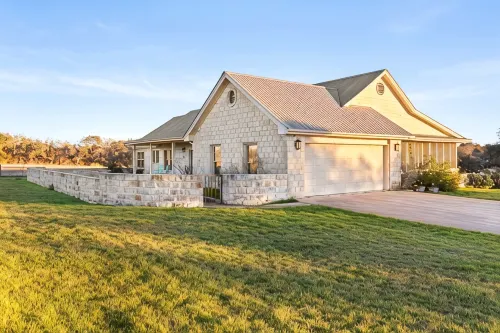 Serene Ranch Escape with Large Pool - 5-Star
