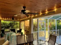 Pool Retreat & Minutes to the Beach! - 3-Sterne