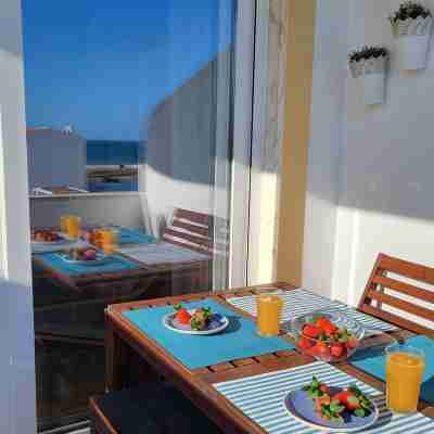 Peaceful vacation apartment, 200 m from beach, balcony with sea view, by Lagos Dining/Meeting Rooms