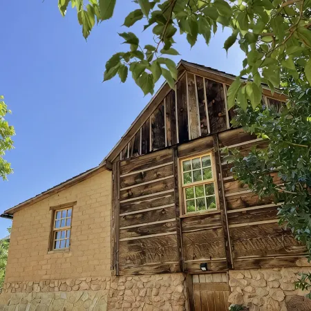 Historic Southern Utah Cottage- 20 miles to Zion National Park