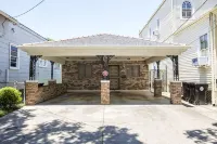 HOT DEAL Cozy Cottage Near French Quarter Sleeps 4 - Great Rates, Free Parking - 방갈로