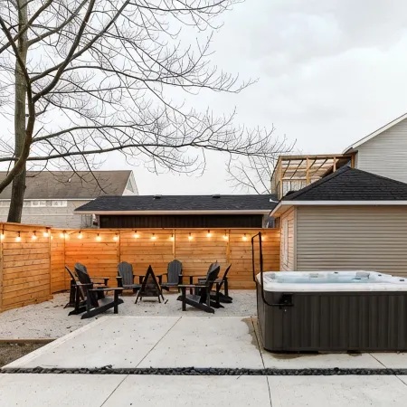 4 BR Beach Cottage: Hot Tub- Firepit-Table tennis
