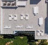 7 Mile Beach Penthouse with Private Beach Club. Ocean views from Roof Terrace. - 4-Star