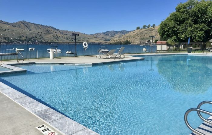 Lakefront Studio Condo~Step into the Lake at Spader Bay