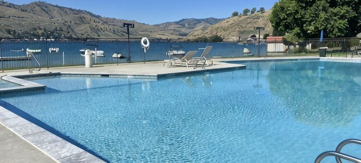 Lakefront Studio Condo~Step into the Lake at Spader Bay Hotels in Chelan