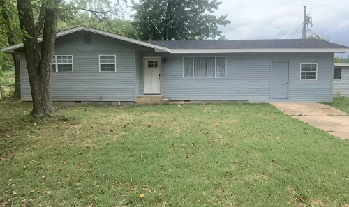 Spacious 4 bedroom cottage near Current River - Wi-Fi