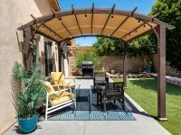 Stylish House in the Indian Palms Country Club. Walking distance to Coachella!
