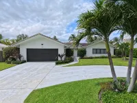 Beach House with Pool, Luxurious & Contemporary - 3-Star