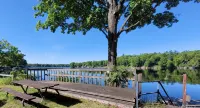 Castaways Cottage on Croton Pond 2) - 2-Star