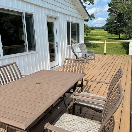 Quiet Retreat, Valley Views, Zoned Heating and Cooling Fire Pit and New Deck!