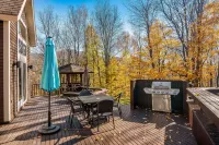 Huge Waterbury Home near Stowe Mountain / views & sauna
