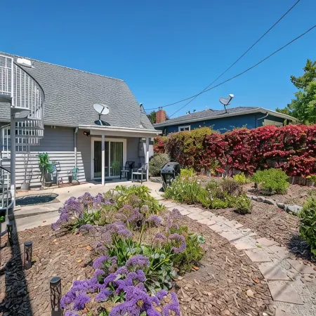 Magical Home on the Hill with Ocean Views - Two Queen Beds and One Full Bed