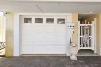 Mermaids  Cove Waterfront Townhome Spectacular Views, Views, Views!