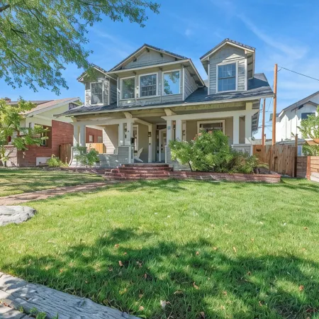 6BR Midtown Escape - Perfect for Groups, Sleeps 12