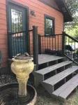 Cozy 2 bedroom cabin with fireplace steps to sand bottom swimming and lake views - 샬레 호텔