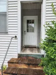 Very spacious, clean, and comfortable first floor unit. Close to major highway! - Homestays