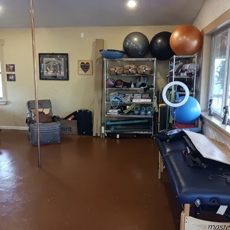 Sequoia Luxury Ranch House, View, Pool, horses, 30 min to Park, in Foothills