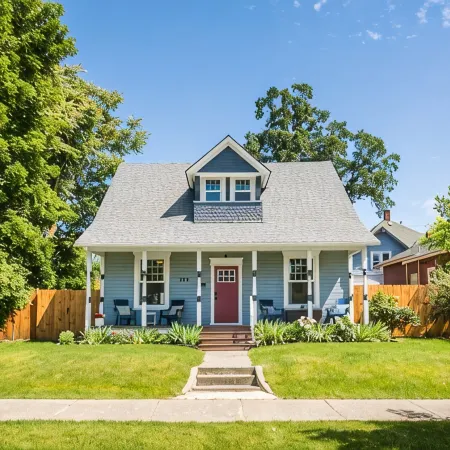 The Rustic Rose - 4 Bedroom House w/ Hot Tub Near Downtown