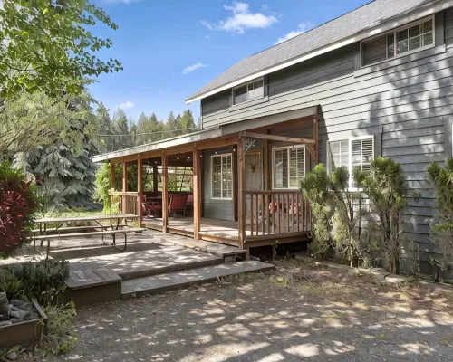 The Buck Spur | A Cozy Cottage close to Sandpoint & Silverwood Ξενοδοχεία στην πόλη Sagle