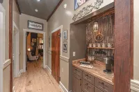 Rustic Luxury Cabin w/ Breathtaking Views, Stunning Sunsets, & Minutes from I24
