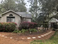 Charming Beaufort Cottage with Marsh Views and Hunting Island Beach pass - 4つ星