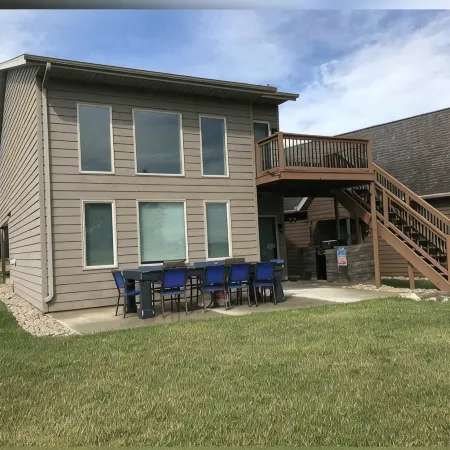 Beautiful Okoboji Lake Cabin at Bridges Bay Resort