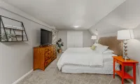 Luxury Durango Retreat, 5 Min to Downtown, Hot Tub, Views, Games, Pets Welcome! - balcony