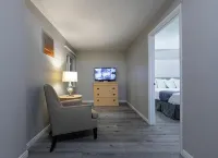 Sunglow Motel - Motels
