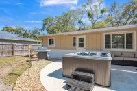 Hot Tub, Fire Pit, Near the Beach!