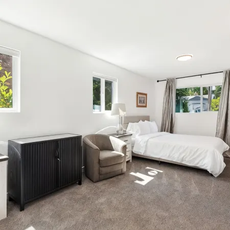 Charming 2-bedroom house in wonderful Burien with 500mbps  speed WiFi,