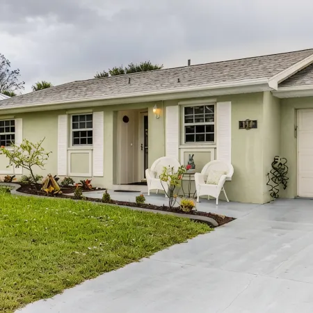 🍹🌞 Cottage Paradise! 2BR/2BA, Pets Welcome, TV, Wi-Fi