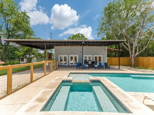 Wine Country Compound I Pool & Hot Tub I Club House and Casita!
