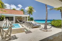 Oceanfront with private beach - 4 bedrooms, 4 bathrooms - Villas