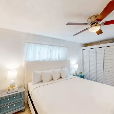 Cozy 1-bedroom condo Destin, FL. Pools/tennis, Free Wi-Fi. In unit Washer/dryer