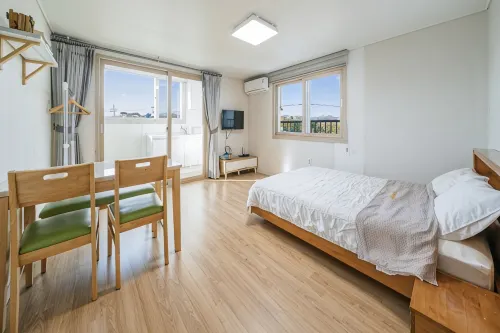 Jeju Aria Pension