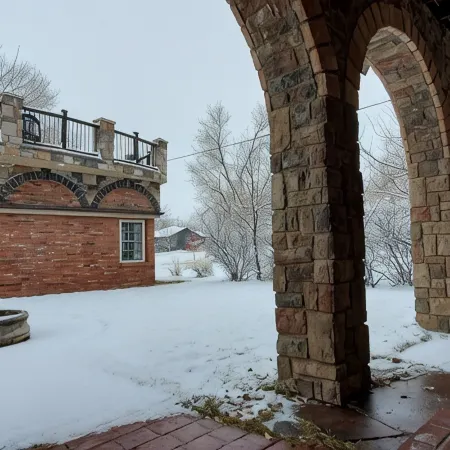 Western Carriage House Studio Suite- Western themed retreat- Full Kitchen & Bath