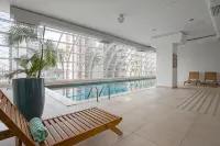 Qoya Hotel Curitiba, Curio Collection by Hilton - piscina