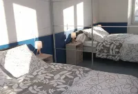 APPAREMENT LUMINEUX AU SEIN D'UNE PETITE RESIDENCE. - Homestays