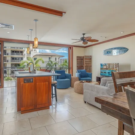Aloha! Come enjoy paradise in our tranquil & relaxing beach villa.